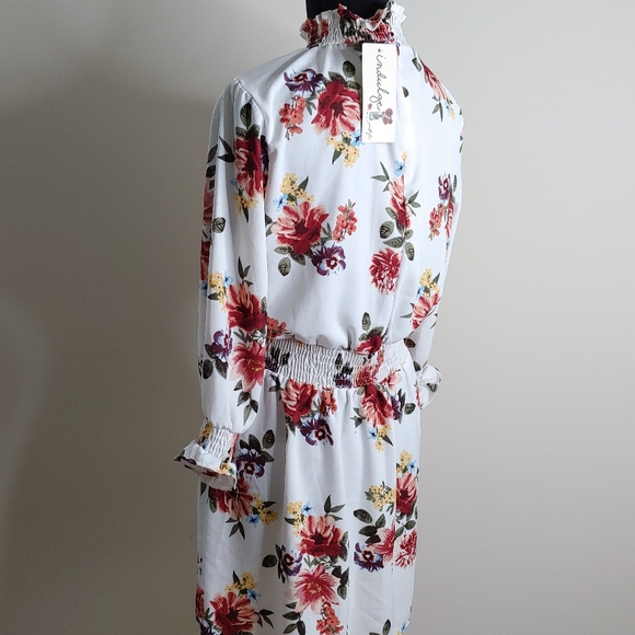 Indulge In Style Floral Dress - Picture 3 of 10